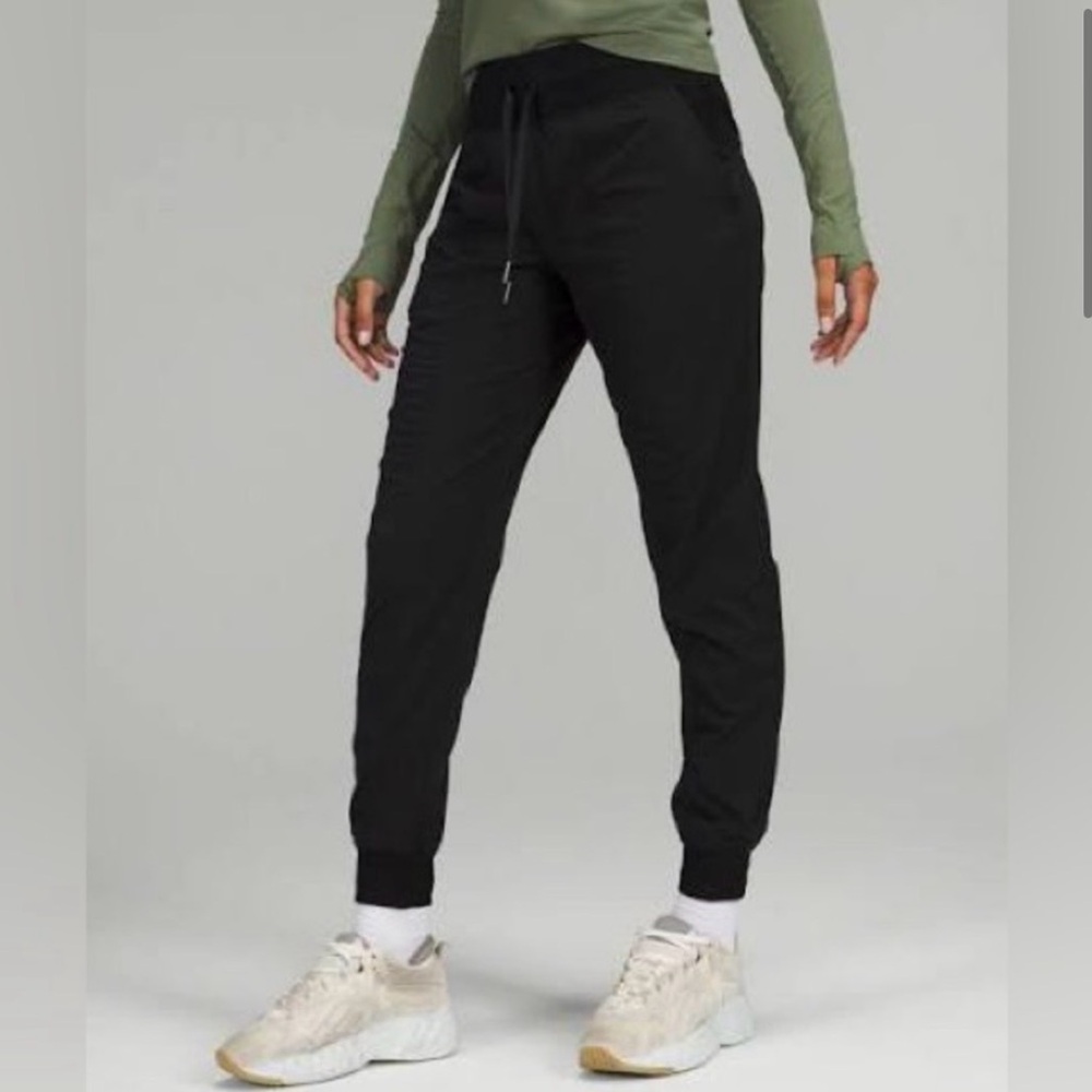Lululemon Joggers Pants Womens 8 Black Mid Rise Dance Studio
